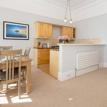 Spectacular Sea Views! Stylish Apt With Balcony Apartman Brighton Kültér fotó