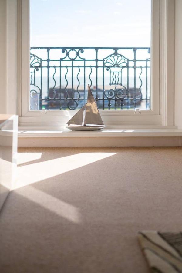 Spectacular Sea Views! Stylish Apt With Balcony Apartman Brighton Kültér fotó