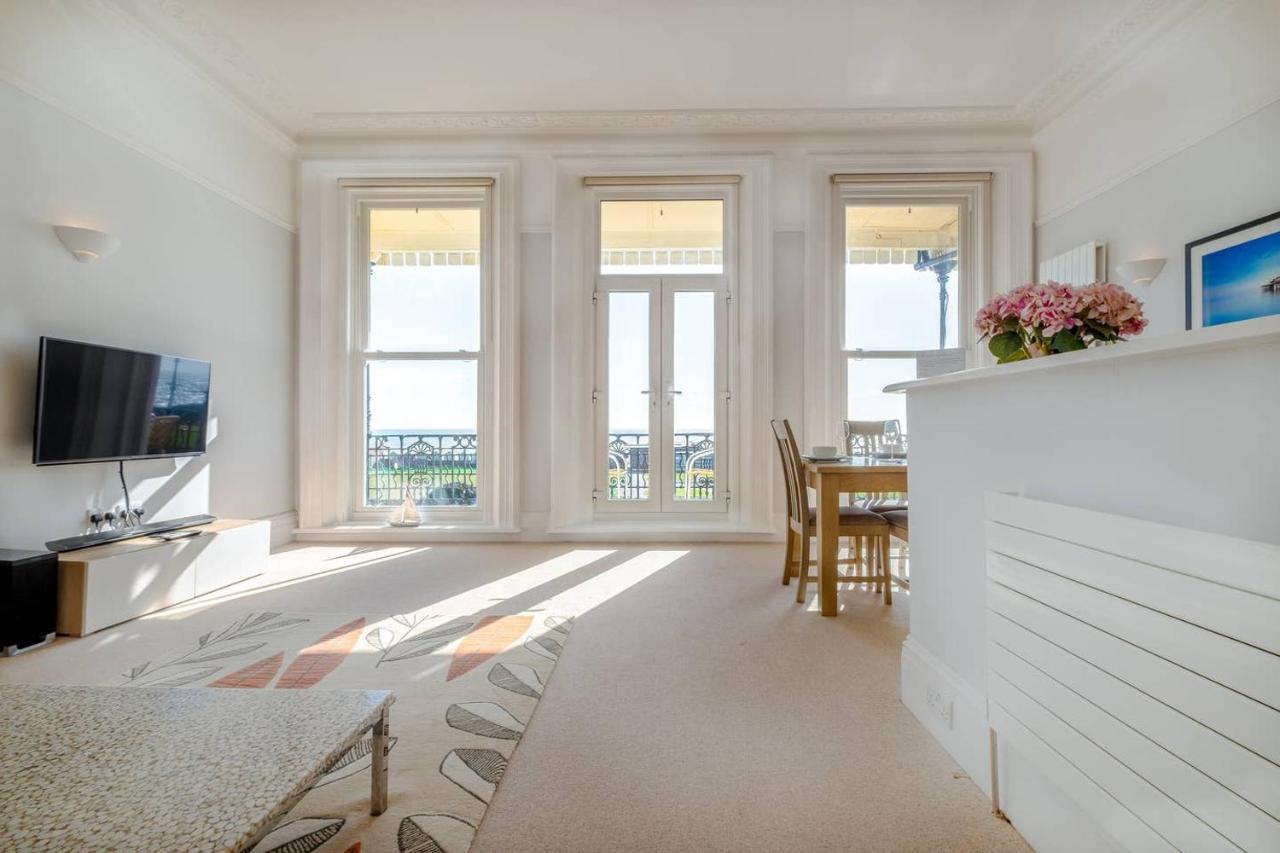 Spectacular Sea Views! Stylish Apt With Balcony Apartman Brighton Kültér fotó