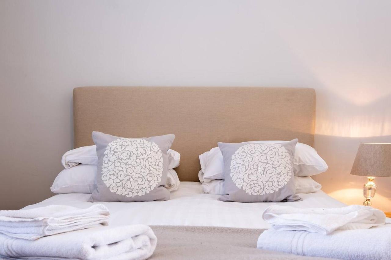 Spectacular Sea Views! Stylish Apt With Balcony Apartman Brighton Kültér fotó